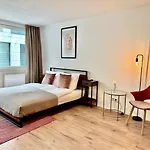 Apartment Zentral Gelegenes Und Stilvoll Möbliertes In Nur 5 Minuten Vom Hbf Und City, Ideal Für Pendler Und Messebesucher Duisburg