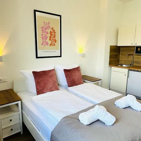 Apartment Zentral Gelegenes Und Stilvoll Moebliertes In Nur 5 Minuten Vom Hbf Und City, Ideal Fuer Pendler Und Messebesucher Duisburg