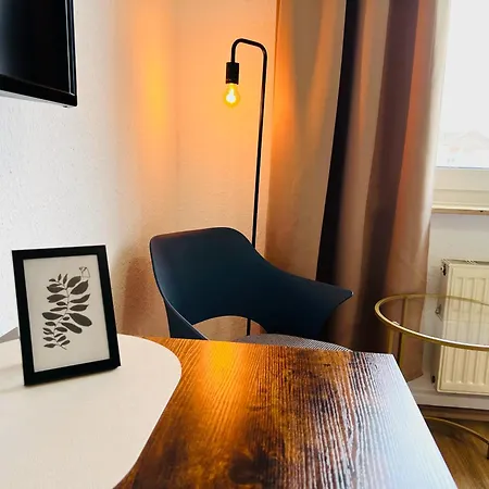 Zentral Gelegenes Und Stilvoll Moebliertes In Nur 5 Minuten Vom Hbf Und City, Ideal Fuer Pendler Und Messebesucher Apartment