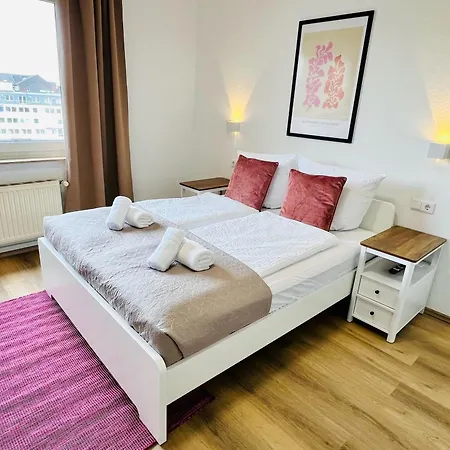 Zentral Gelegenes Und Stilvoll Moebliertes In Nur 5 Minuten Vom Hbf Und City, Ideal Fuer Pendler Und Messebesucher Apartment