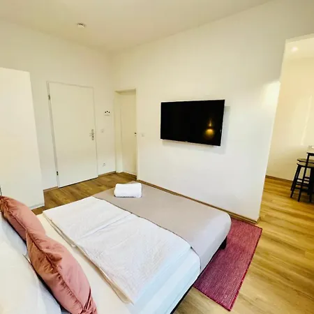 Zentral Gelegenes Und Stilvoll Moebliertes In Nur 5 Minuten Vom Hbf Und City, Ideal Fuer Pendler Und Messebesucher Apartment