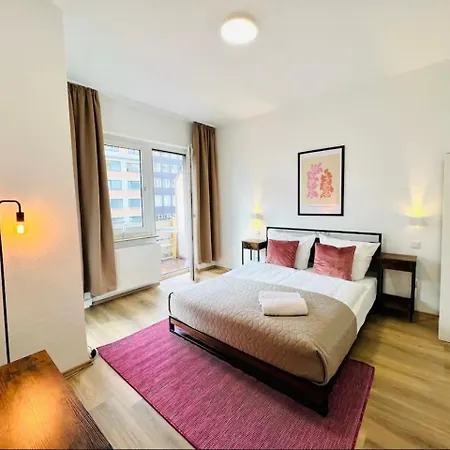 Zentral Gelegenes Und Stilvoll Moebliertes In Nur 5 Minuten Vom Hbf Und City, Ideal Fuer Pendler Und Messebesucher Apartment