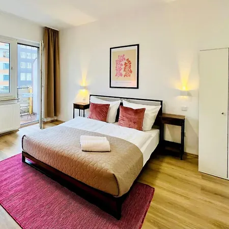 Zentral Gelegenes Und Stilvoll Moebliertes In Nur 5 Minuten Vom Hbf Und City, Ideal Fuer Pendler Und Messebesucher Appartement Duisburg