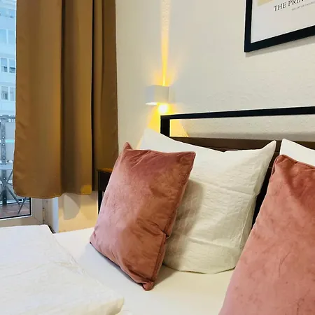 Apartment Zentral Gelegenes Und Stilvoll Moebliertes In Nur 5 Minuten Vom Hbf Und City, Ideal Fuer Pendler Und Messebesucher