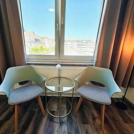 Apartment Zentral Gelegenes Und Stilvoll Moebliertes In Nur 5 Minuten Vom Hbf Und City, Ideal Fuer Pendler Und Messebesucher Duisburg