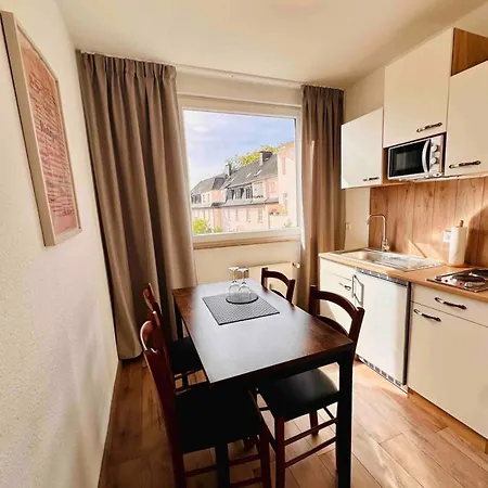 Zentral Gelegenes Und Stilvoll Moebliertes In Nur 5 Minuten Vom Hbf Und City, Ideal Fuer Pendler Und Messebesucher Apartment *