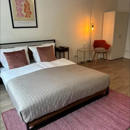 Zentral Gelegenes Und Stilvoll Moebliertes In Nur 5 Minuten Vom Hbf Und City, Ideal Fuer Pendler Und Messebesucher Apartment