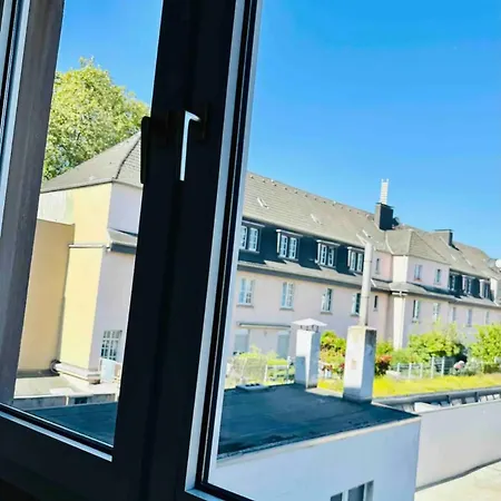 Zentral Gelegenes Und Stilvoll Moebliertes In Nur 5 Minuten Vom Hbf Und City, Ideal Fuer Pendler Und Messebesucher Apartment *