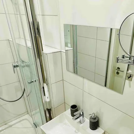 Zentral Gelegenes Und Stilvoll Moebliertes In Nur 5 Minuten Vom Hbf Und City, Ideal Fuer Pendler Und Messebesucher Appartement *