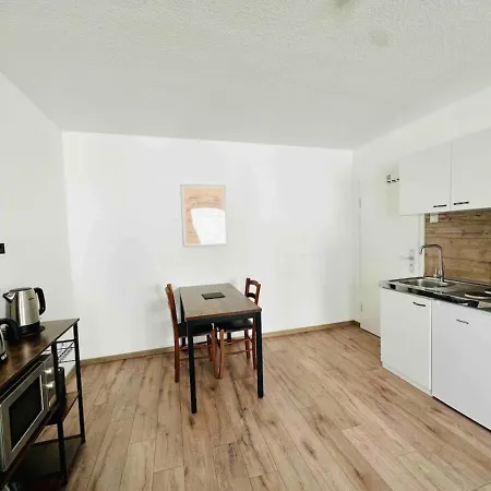 Zentral Gelegenes Und Stilvoll Moebliertes In Nur 5 Minuten Vom Hbf Und City, Ideal Fuer Pendler Und Messebesucher Apartment Duisburg