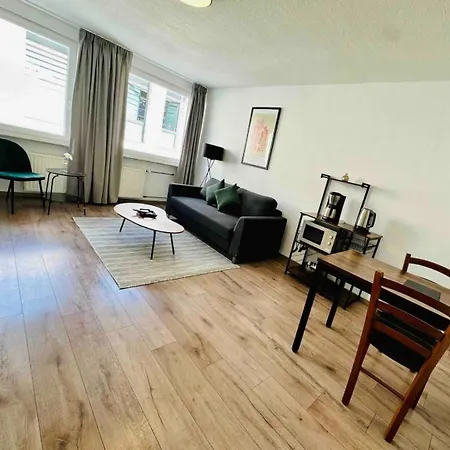 Zentral Gelegenes Und Stilvoll Moebliertes In Nur 5 Minuten Vom Hbf Und City, Ideal Fuer Pendler Und Messebesucher Apartment *