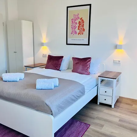 Apartment Zentral Gelegenes Und Stilvoll Moebliertes In Nur 5 Minuten Vom Hbf Und City, Ideal Fuer Pendler Und Messebesucher