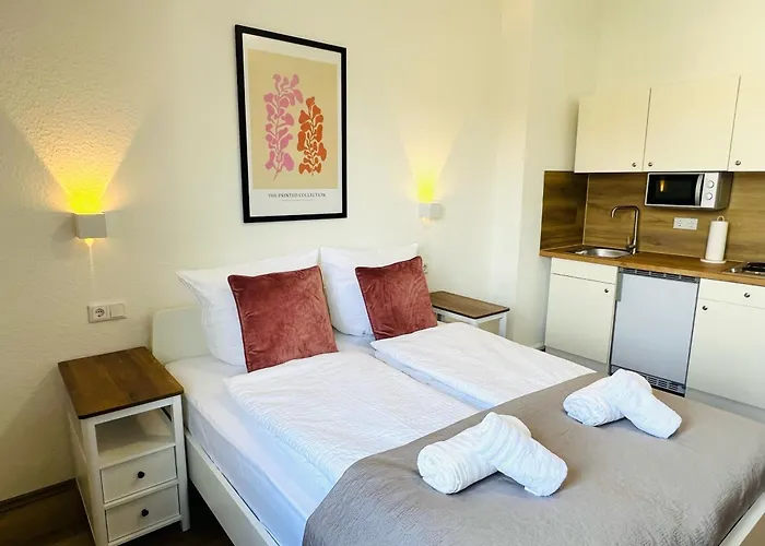 Apartment Zentral Gelegenes Und Stilvoll Möbliertes In Nur 5 Minuten Vom Hbf Und City, Ideal Für Pendler Und Messebesucher Duisburg