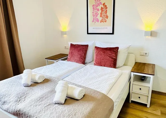 Zentral Gelegenes Und Stilvoll Möbliertes In Nur 5 Minuten Vom Hbf Und City, Ideal Für Pendler Und Messebesucher