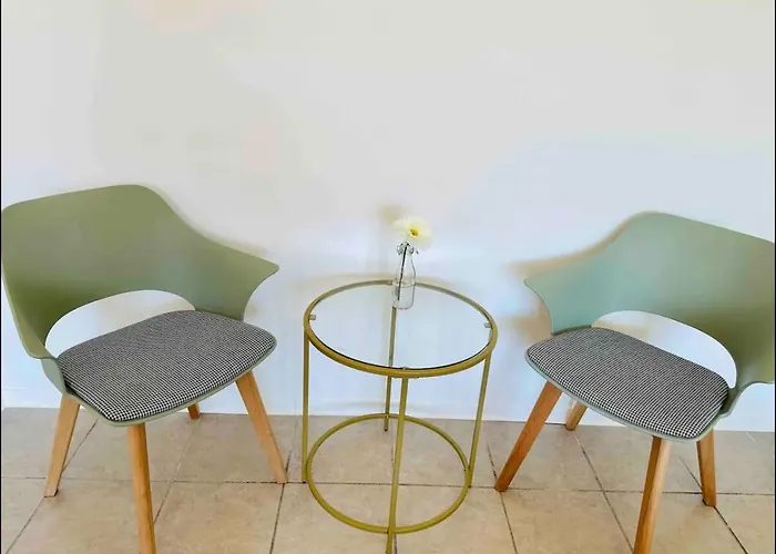 Zentral Gelegenes Und Stilvoll Möbliertes In Nur 5 Minuten Vom Hbf Und City, Ideal Für Pendler Und Messebesucher Apartment