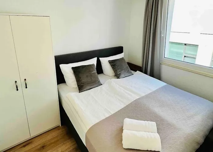 Hbf Zentrum Business Messe Duesseldorf * Дуйсбург